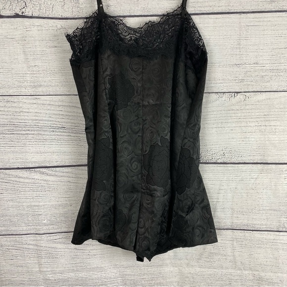 Minkpink NWT Black Satin Romper With Lace Detail Size Large - Picture 3 of 8